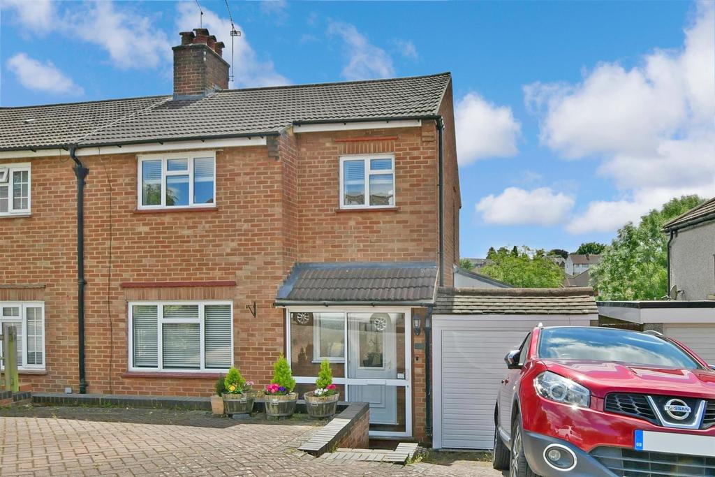 Banstead Road, Caterham, Surrey 3 bed semidetached house £475,000