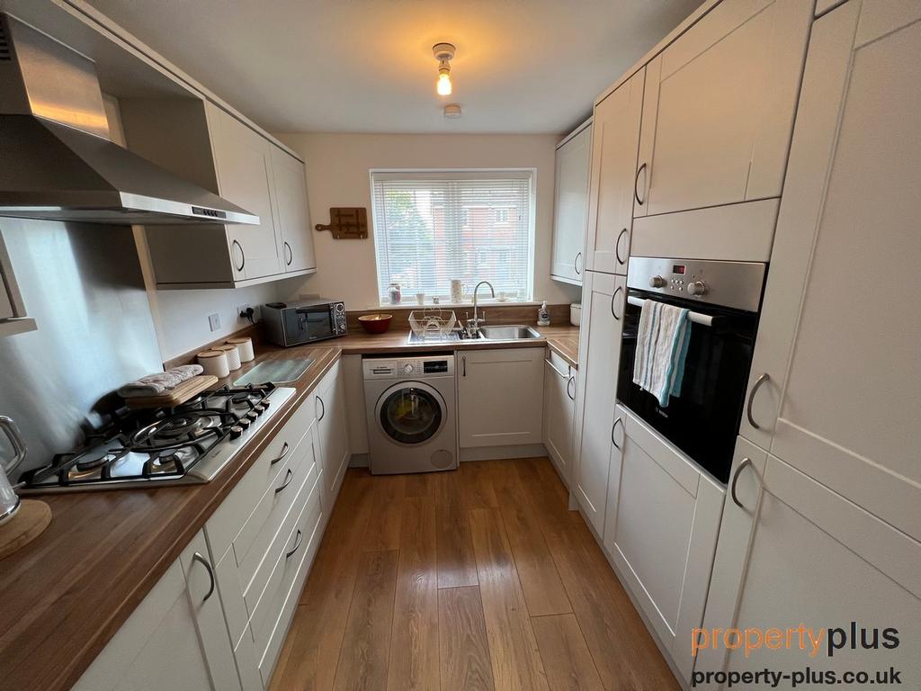 Highfields Tonyrefail Tonyrefail 2 bed semidetached house £192,000