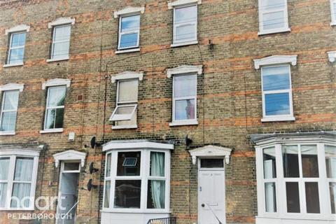 1 bedroom flat to rent, St Augustines Road, Wisbech