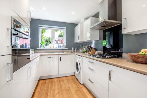 9 Grayling Close, Godalming, GU7 1AG
