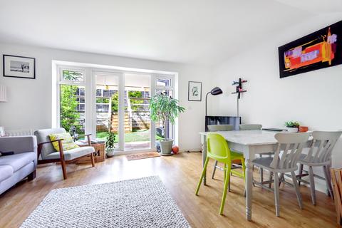 9 Grayling Close, Godalming, GU7 1AG