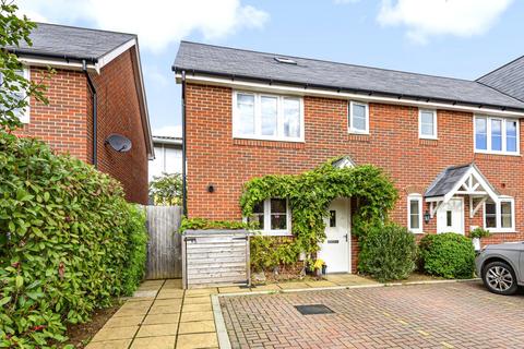 9 Grayling Close, Godalming, GU7 1AG