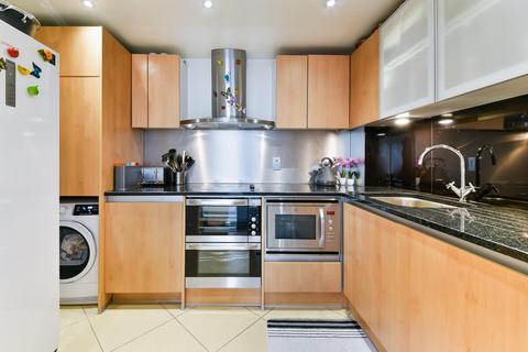 2 bedroom apartment for sale, Canute House, Brentford, TW8