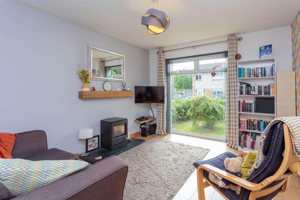 53 Woodfield Avenue, Colinton, Edinburgh, EH13 0QP 3 bed link detached