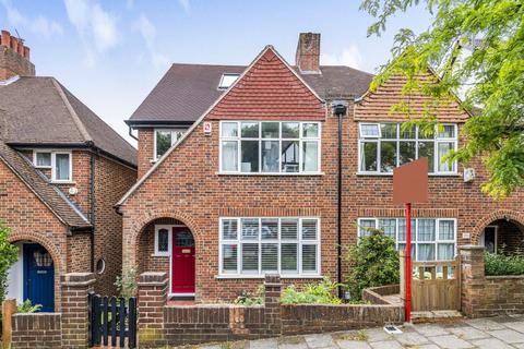 9 Milestone Road, London, SE19 2LL