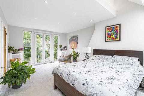 9 Milestone Road, London, SE19 2LL