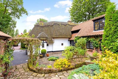 4 bedroom detached house for sale, The Thatch, Waithe Lane, Brigsley, Grimsby, DN37