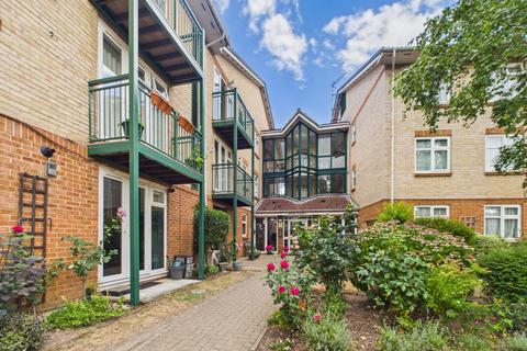 1 bedroom retirement property for sale, Friern Barnet Lane, London N20