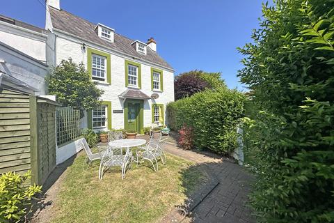 Mare Jean Bott, Alderney GY9