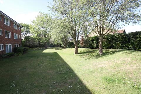 122 Dyke Drive, Orpington, BR5 4LZ