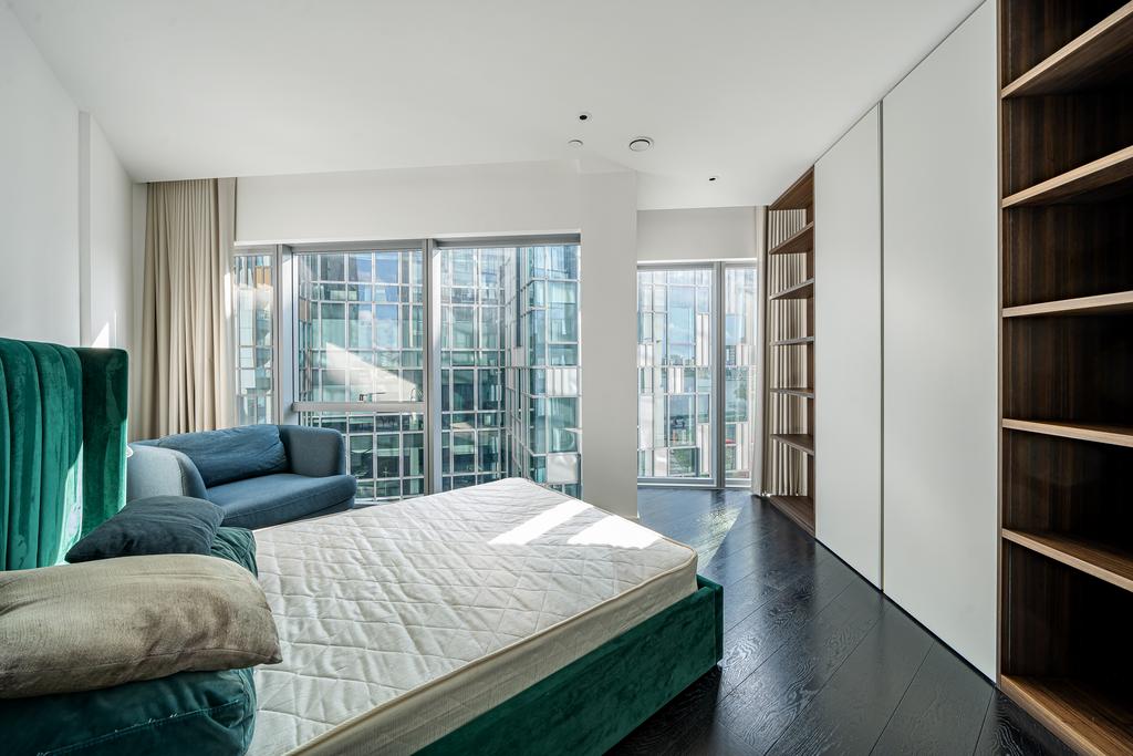 Bedroom 1.jpg