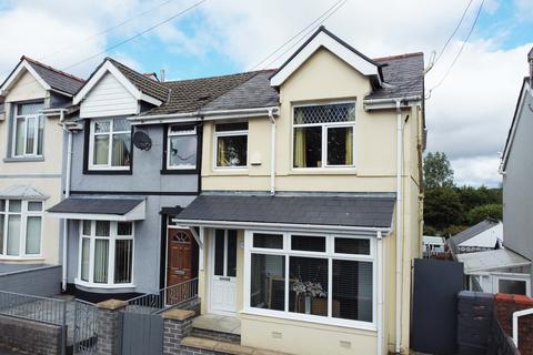 61 Ashvale, Tredegar, NP22 4AQ