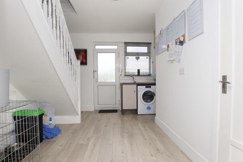 61 Ashvale, Tredegar, NP22 4AQ