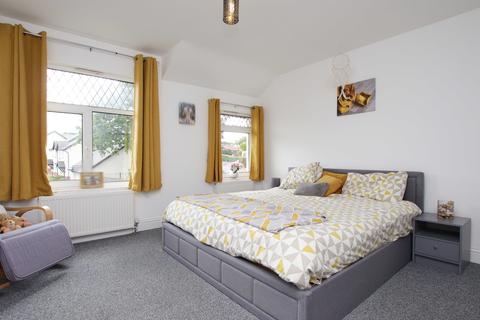 61 Ashvale, Tredegar, NP22 4AQ