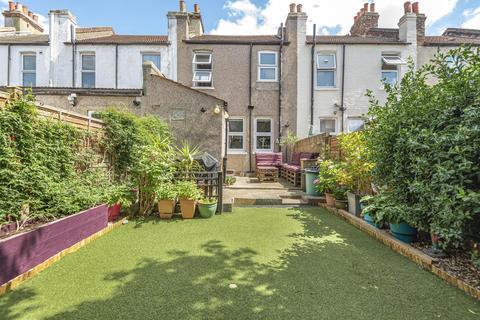 15 Heaton Road, Mitcham, CR4 2BW