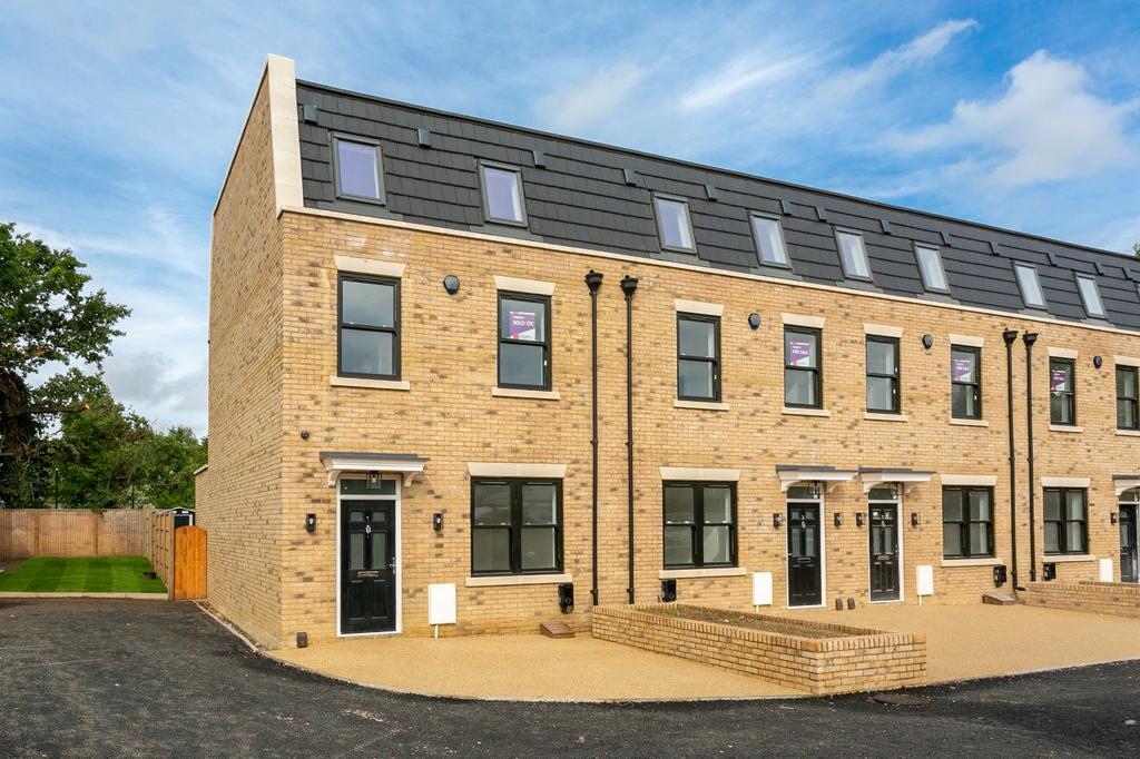 Woodgate Mews, Drapers Road, Enfield... 3 bed terraced house £750,000
