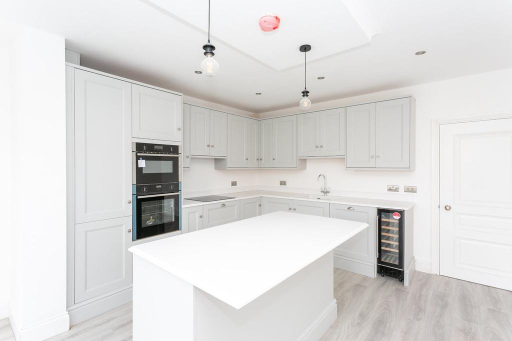 Woodgate Mews, Drapers Road, Enfield... 3 bed terraced house £750,000