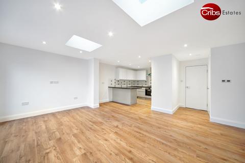4 bedroom end of terrace house to rent, Grayscroft Road, LONDON, SW16
