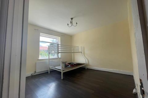 4 bedroom terraced house to rent - Ilford, Essex, , IG3