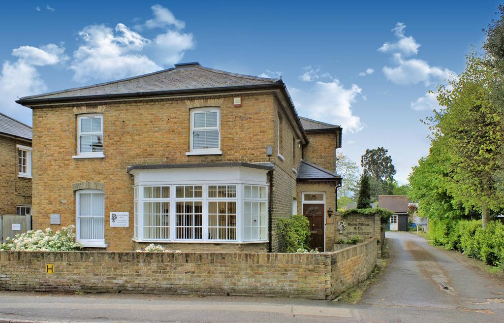 Queens Road Hersham House For Sale at Queen Hanna blog