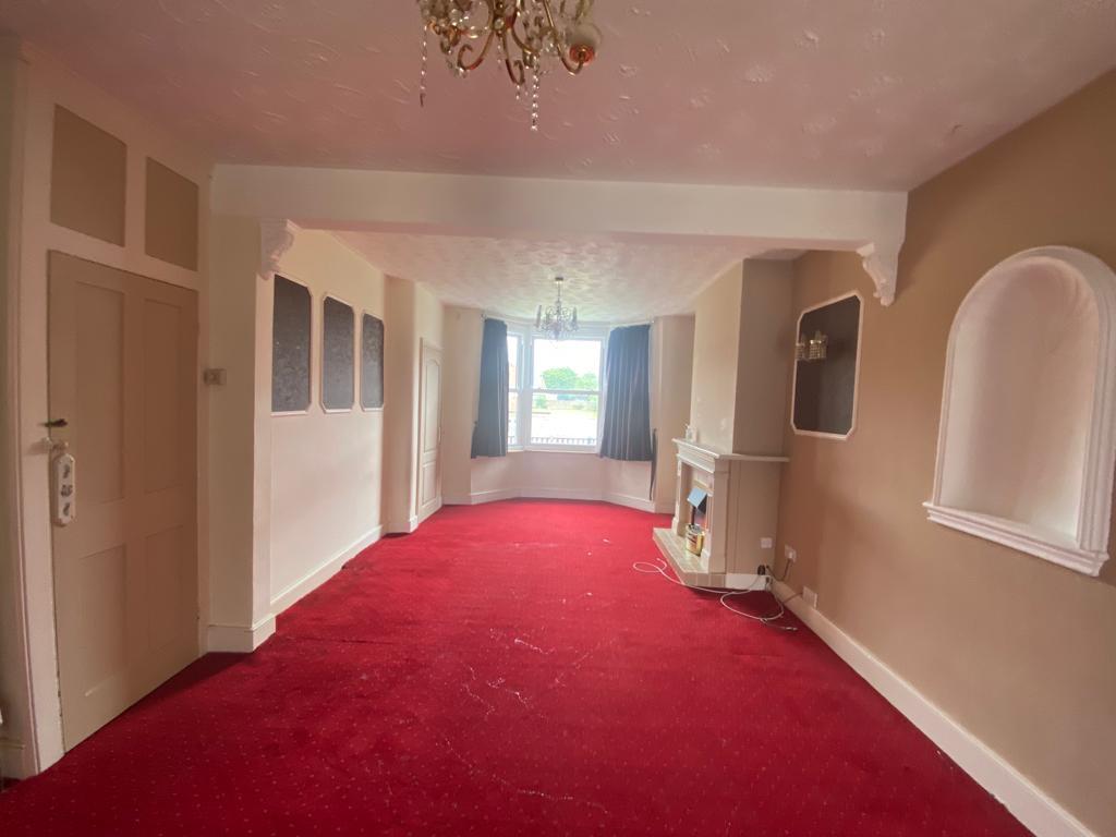Mill Lane, Cheshunt EN8 4 bed end of terrace house £1,700 pcm (£392 pw)