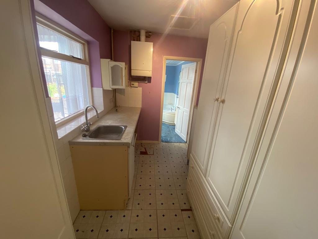Mill Lane, Cheshunt EN8 4 bed end of terrace house £1,700 pcm (£392 pw)