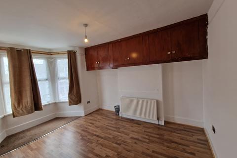 3 bedroom end of terrace house to rent - Lansdowne Road, Ilford IG3