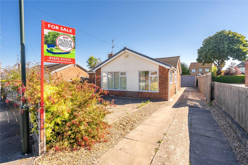 The Cloisters, Humberston, Grimsby, Lincolnshire, DN36 2 bed bungalow