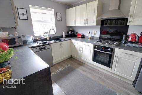 3 bedroom semi-detached house for sale - Willow Tree Close, Lincoln