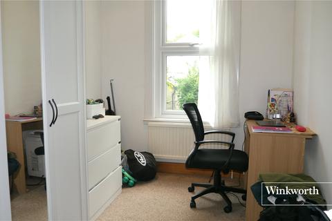 2b Puller Road, Barnet, EN5 4HF