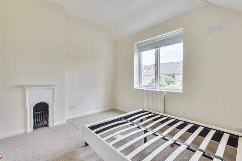 3 bedroom house to rent - Swaby Road London SW18