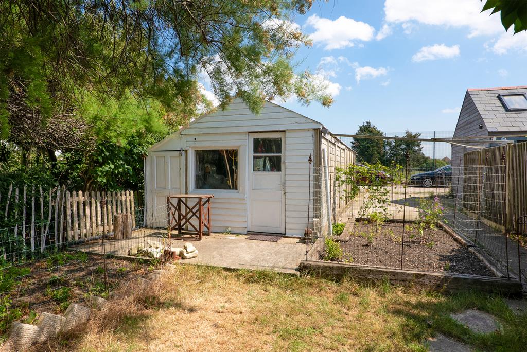 Garage / Parking