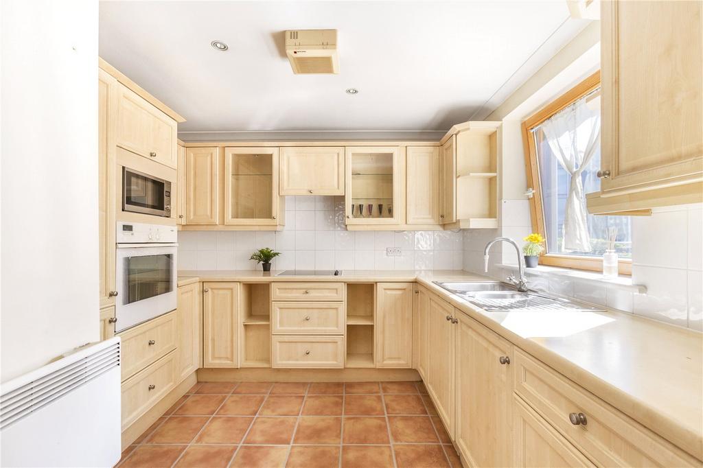 Apartment in London - More