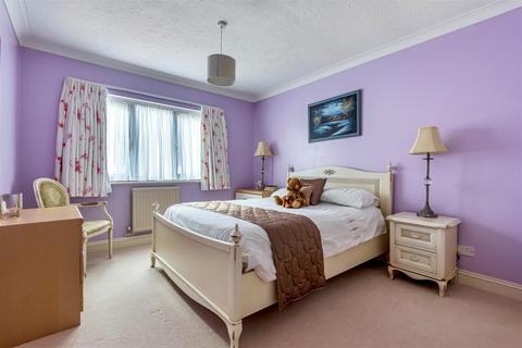 Elmwood Badgers Holt, Storrington, Pulborough, RH20 3ET
