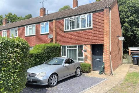 26 Connaught Crescent, Brookwood, Woking, GU24 0AN