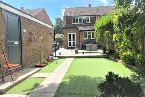 26 Connaught Crescent, Brookwood, Woking, GU24 0AN