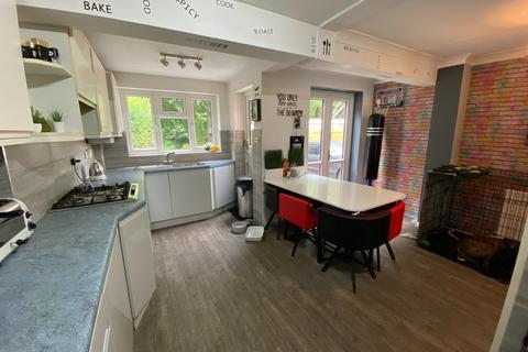 26 Connaught Crescent, Brookwood, Woking, GU24 0AN