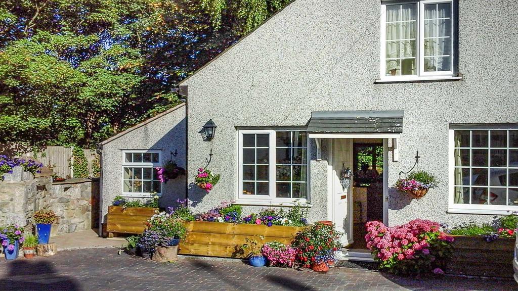 Brookdale Lodge Cefn Y Gwrych, Meliden LL19 8LH 2 bed detached house