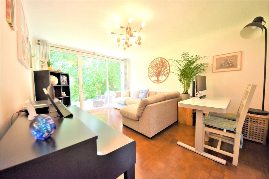 Green Hill Gate, High Buckinghamshire, HP13 2 bed apartment