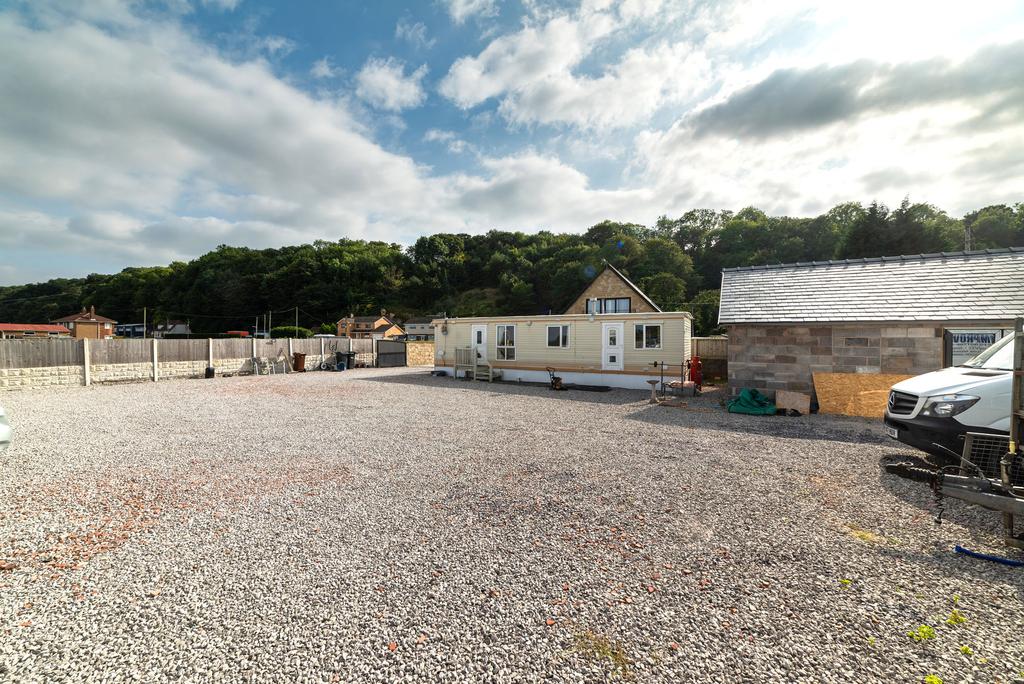 Bron Eifion, Tan Lan, Ffynnongroyw, Flintshire, CH8 9UU 4 bed bungalow