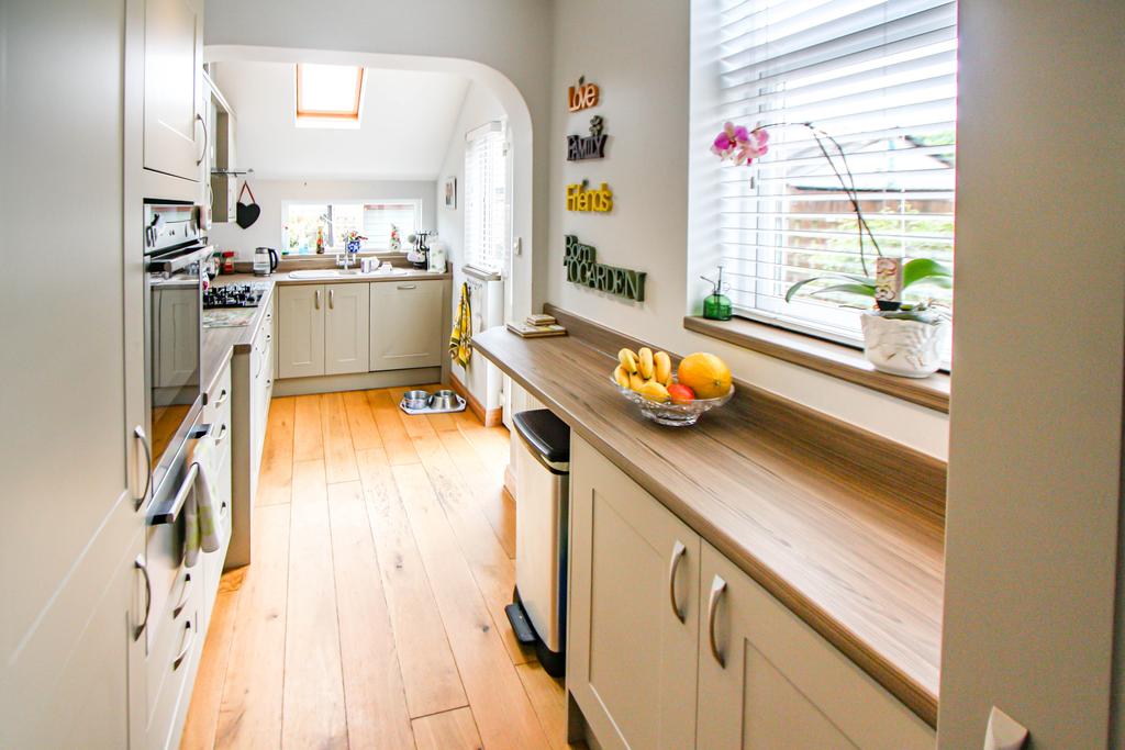 Clwyd Avenue, Abergele 4 bed semidetached house £255,000