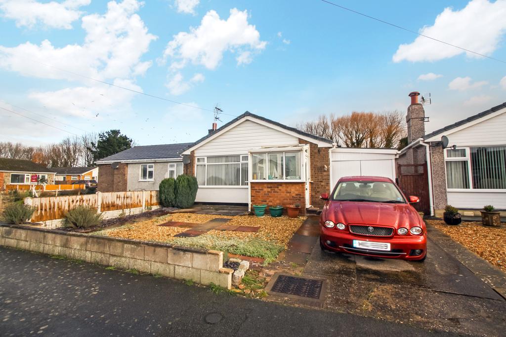 Llys Charles, Towyn 2 bed semidetached bungalow £165,000