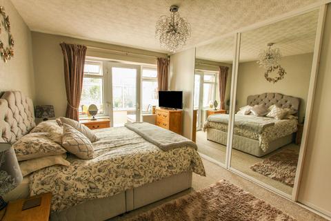 7 Bastion Close, Prestatyn, LL19 7LT