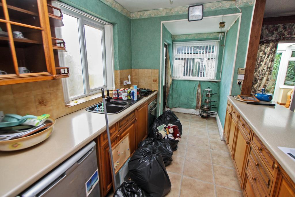 Clwyd Avenue, Abergele 3 bed semidetached house for sale £140,000
