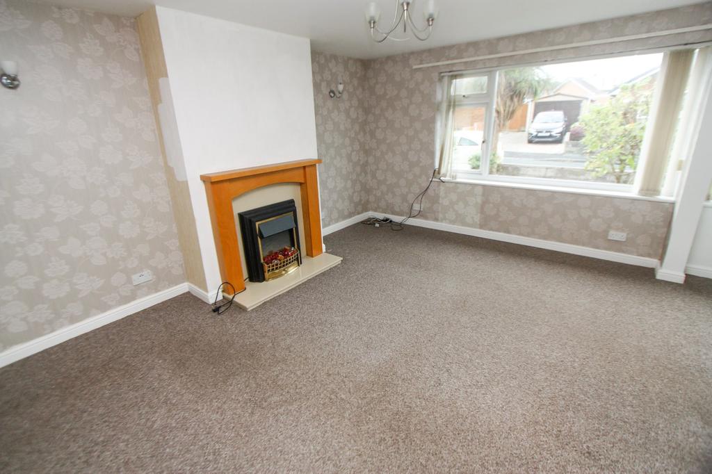 Canolblas Avenue, Bodelwyddan 3 bed semidetached bungalow £185,000