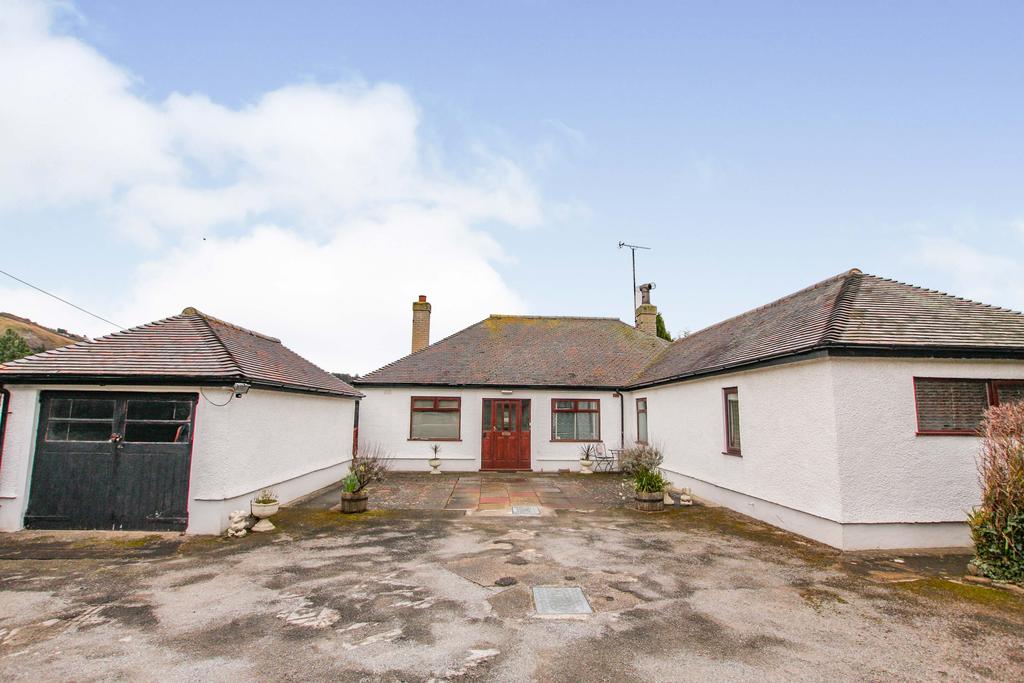 Princes Avenue, Prestatyn LL19 8RW 4 bed bungalow £360,000