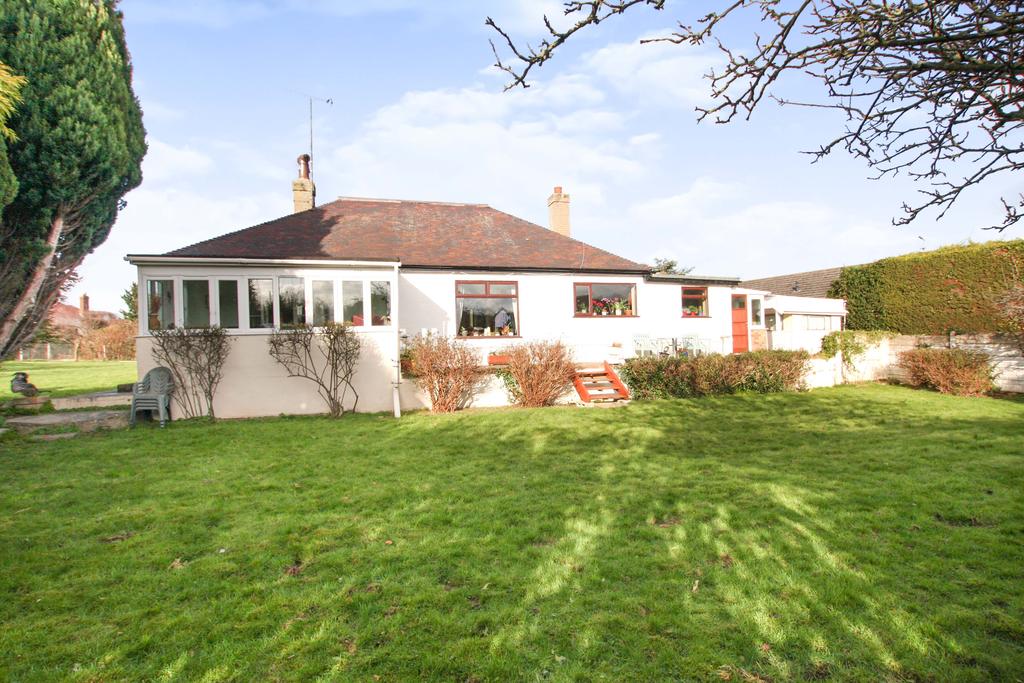 Princes Avenue, Prestatyn LL19 8RW 4 bed bungalow £360,000
