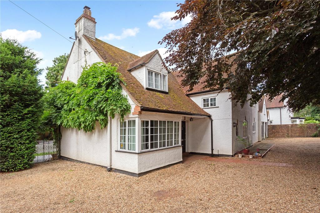 Marlow Road, Bourne End... 5 bed detached house £1,495,000