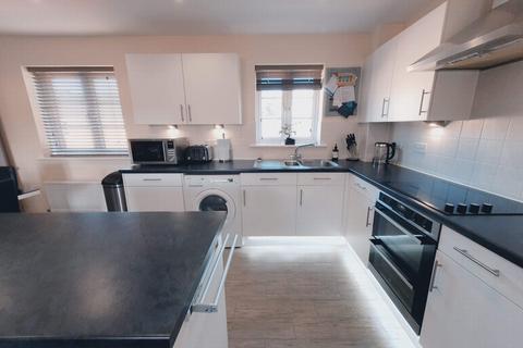 2 bedroom house for sale - Falcon Road, Yeovil, BA22