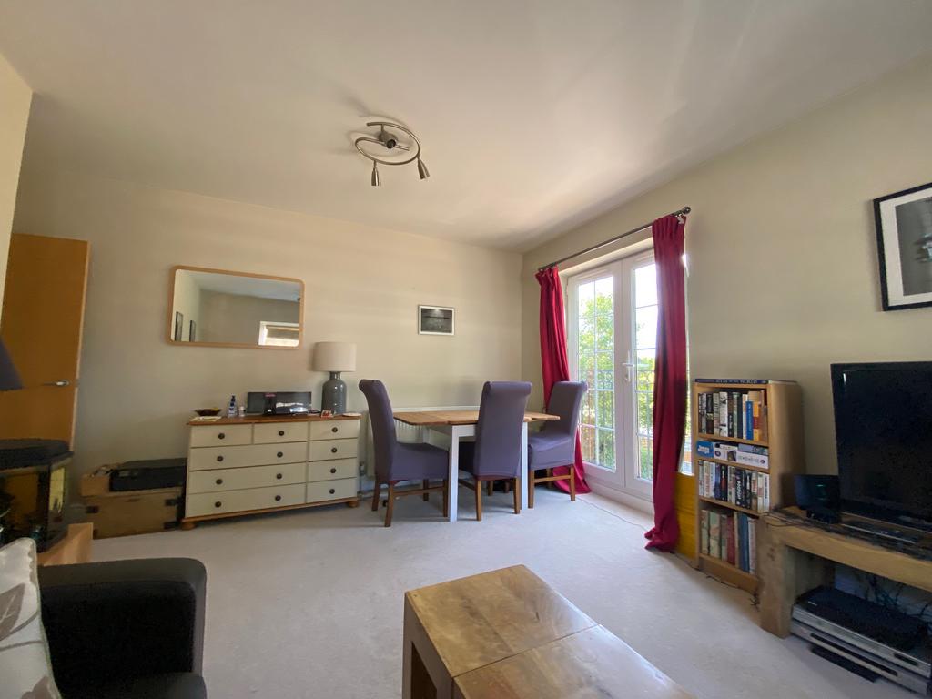 Fernbank Road, Ascot SL5 2 bed flat for sale £300,000